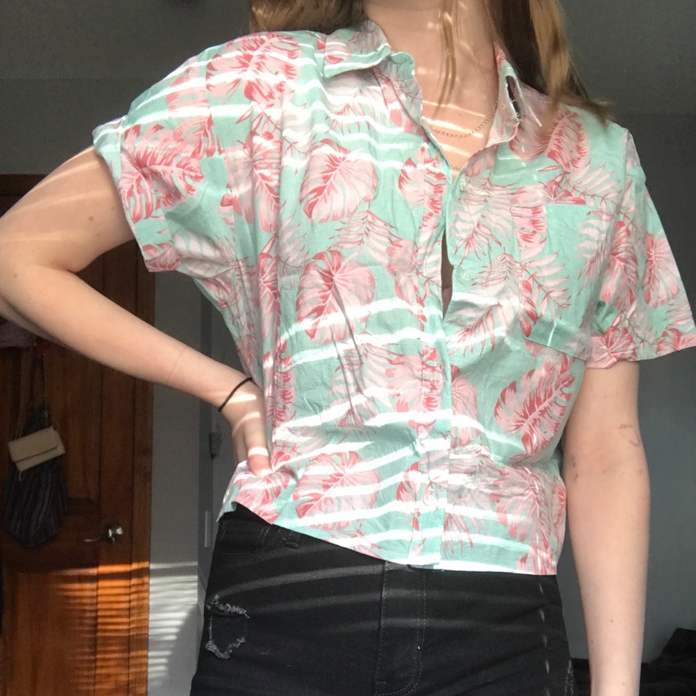 cropped hawaiian shirt